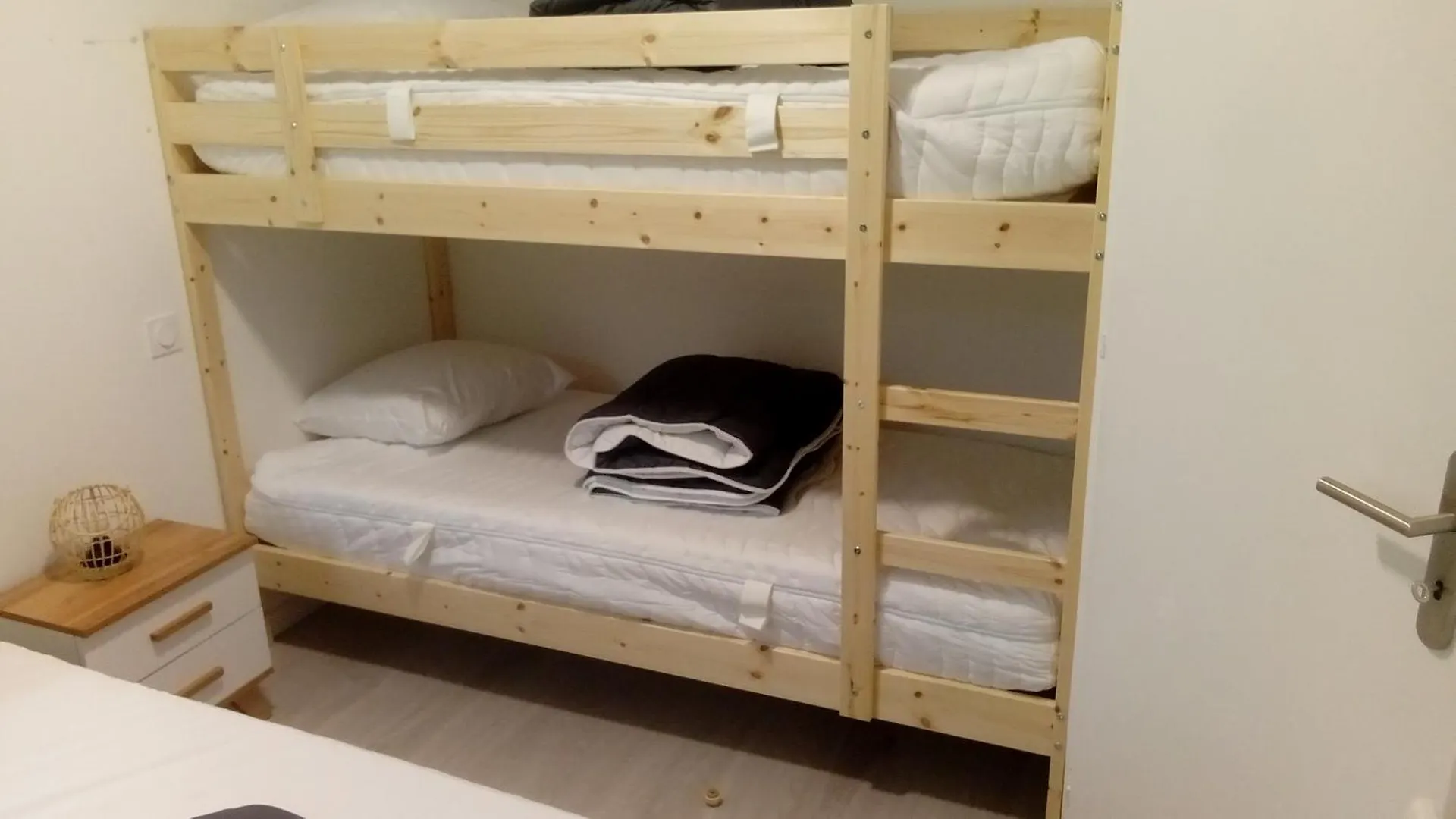Apartment Appt Tout Confort A Laveissiere 103 France