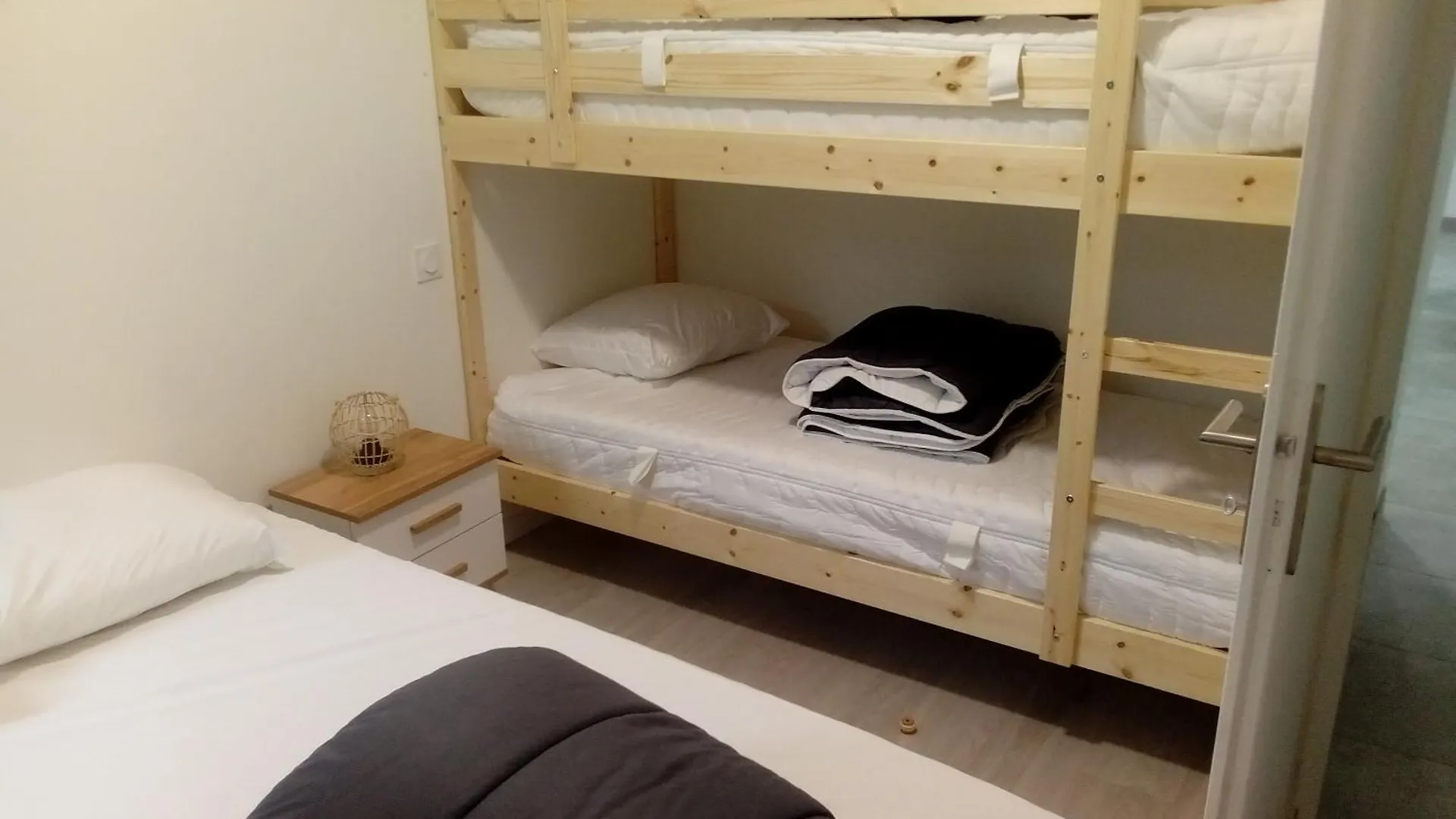 Appt Tout Confort A Laveissiere 103 Apartment